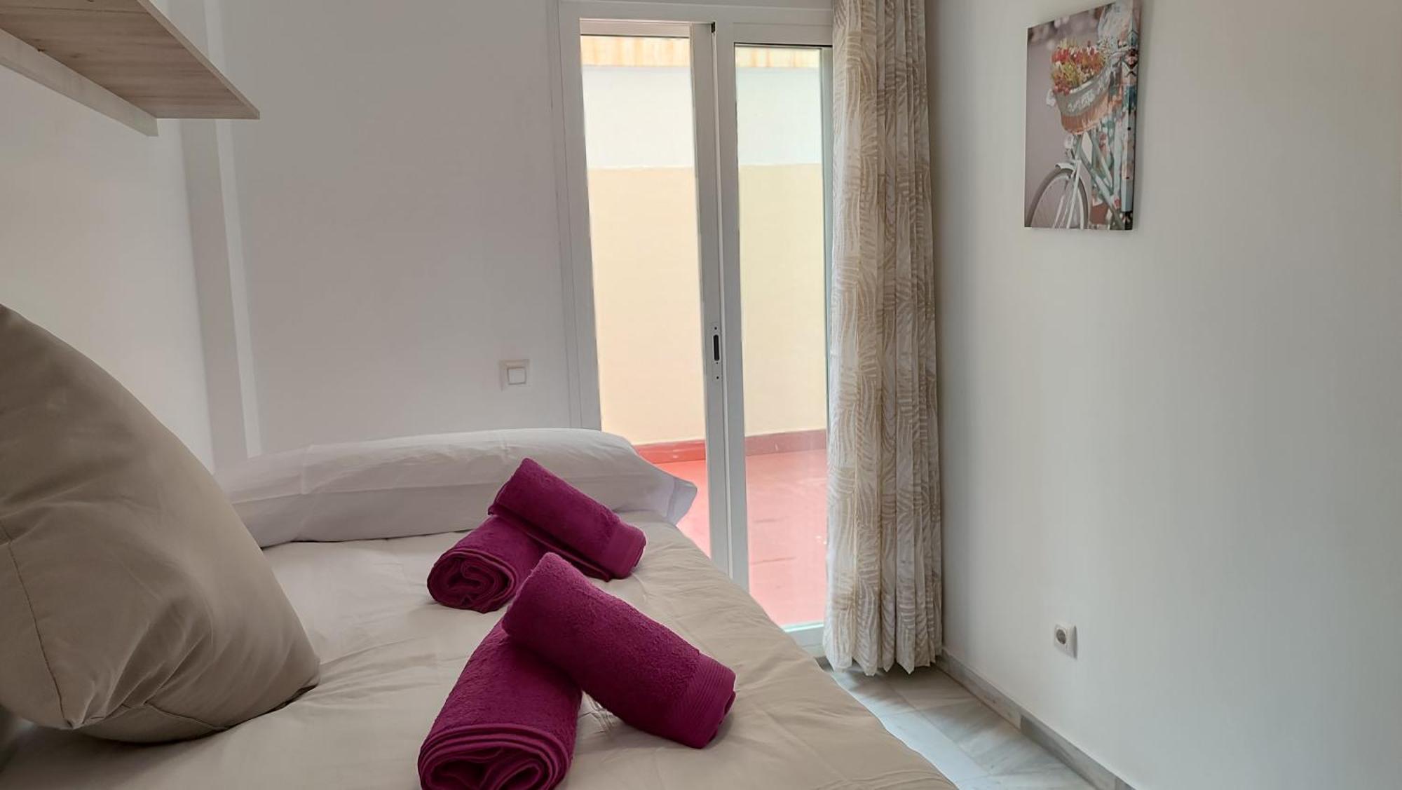 Apartamentos Seneca Junto Al Centro Málaga Exteriör bild