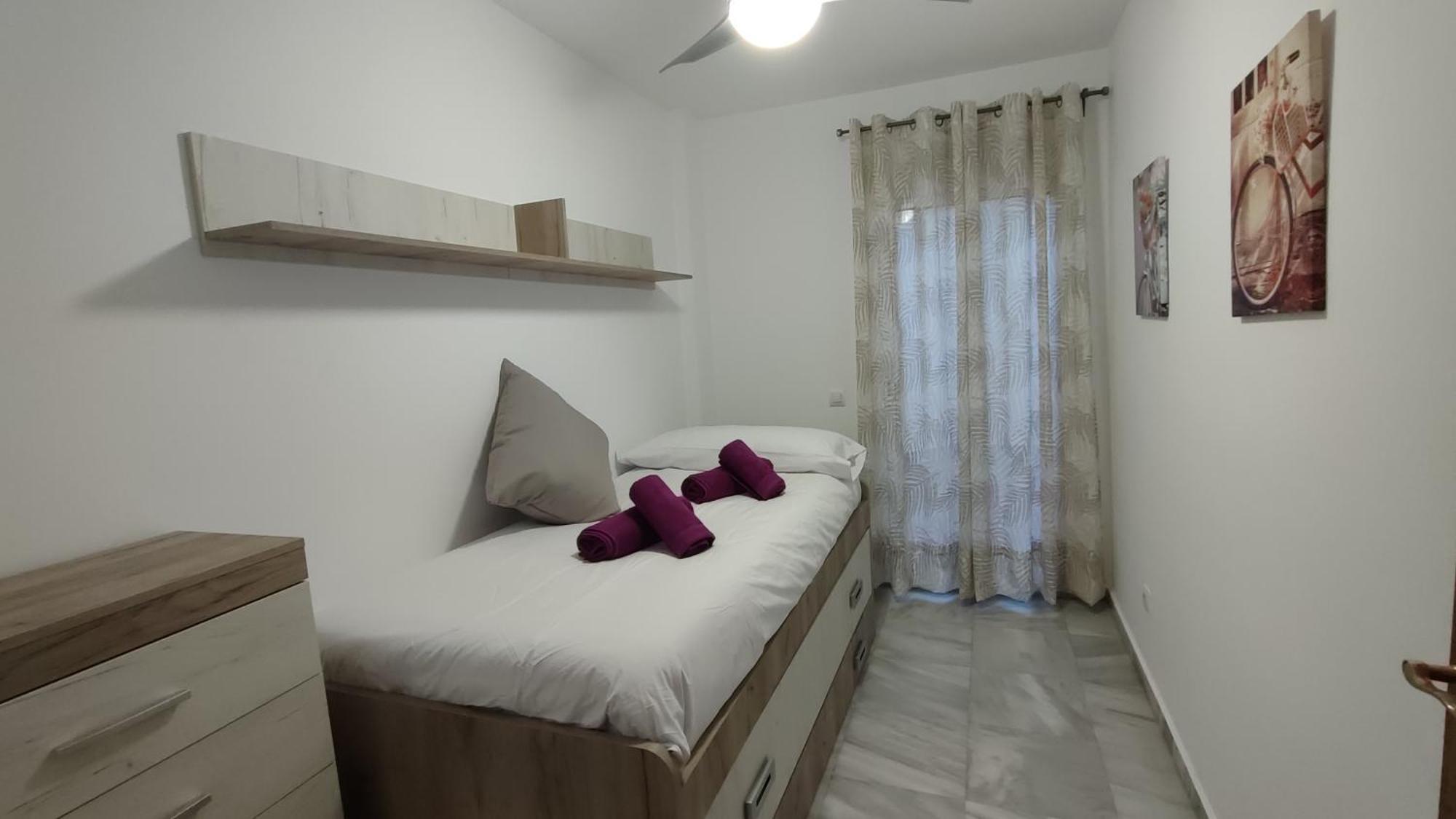 Apartamentos Seneca Junto Al Centro Málaga Exteriör bild