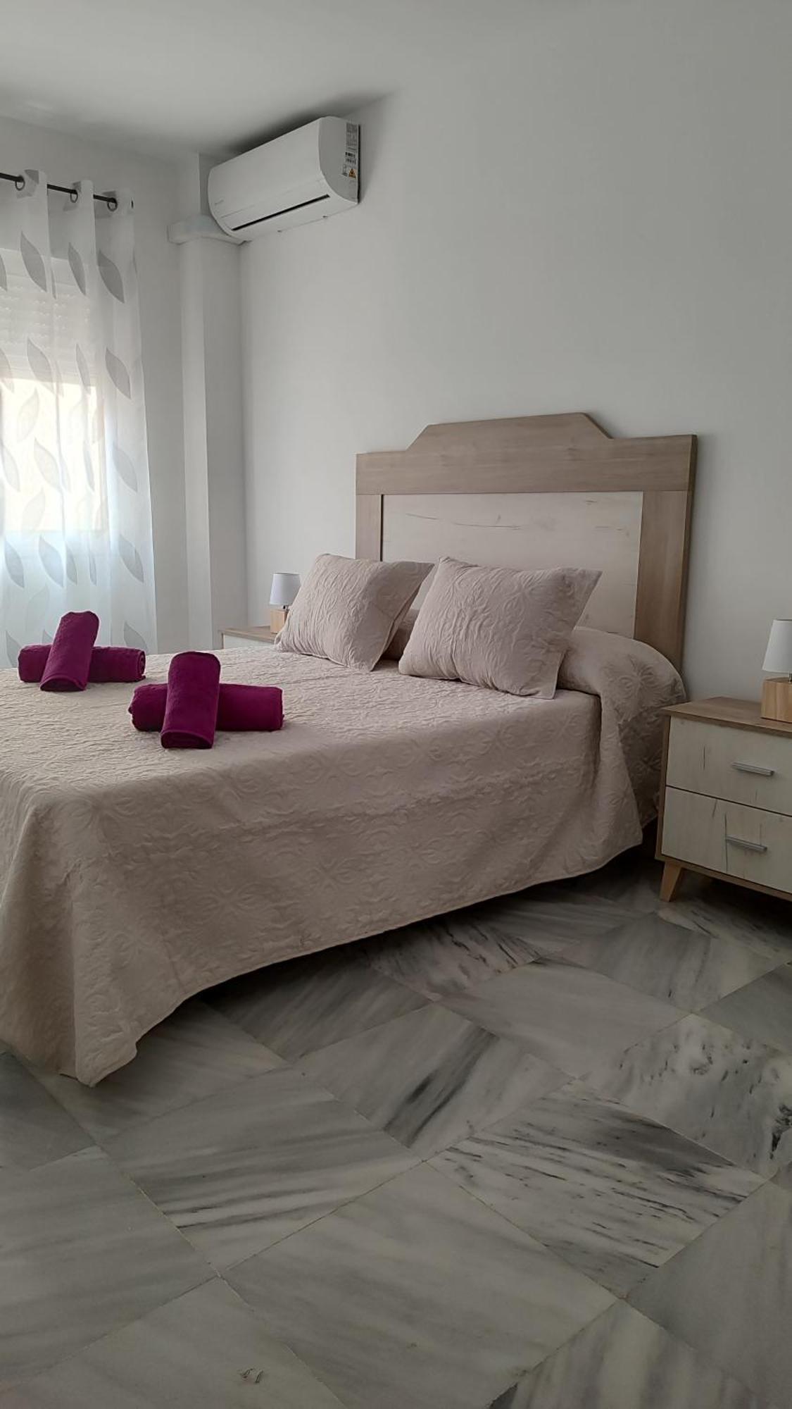 Apartamentos Seneca Junto Al Centro Málaga Exteriör bild